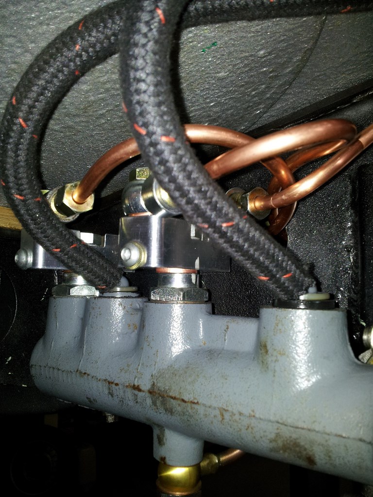 Montage d'un maître cylindre