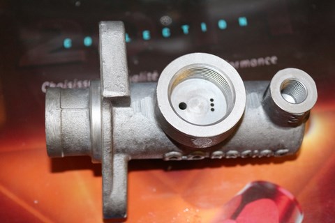 Emeteur d'embrayage après passage aux ultra son